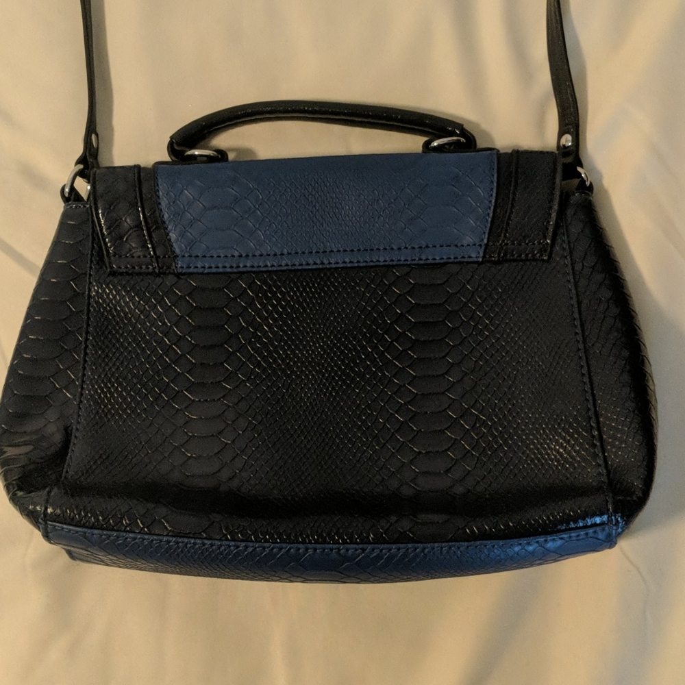 Guess blue cross body handbag - Picture 4 of 5